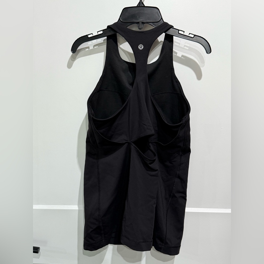Lululemon In Training Tank (8) - Picture 4 of 10